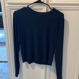 Aritzia babaton everyday long sleeve shirt size medium